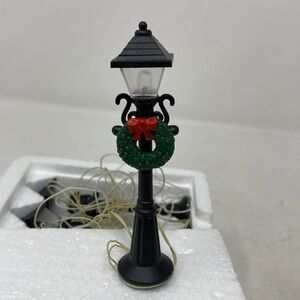 NWT Vintage Dept. 56 Set of 4 Village Turn of the Century Lampposts